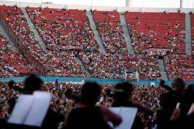 La Novena Sinfonía de Beethoven fue la pieza interpretada por los elencos de la U. de Chile. 